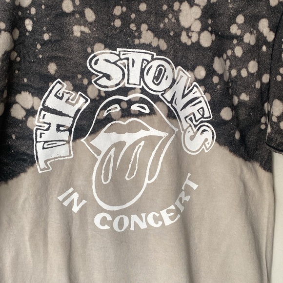 (A11) The Rolling in Concert Short-sleeve Tee, Size Medium, NWOT, Unisex - Picture 5 of 7